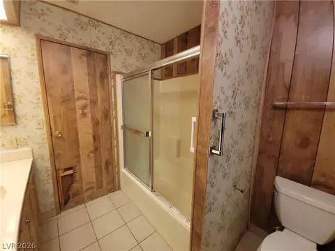 Bath - 220 S Andersen St, Overton, NV 89040 photo 5 of 6