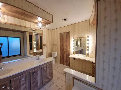 Bath - 220 S Andersen St, Overton, NV 89040 photo 3 of 6