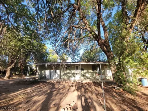 Exterior - 220 S Andersen St, Overton, NV 89040 photo 3 of 17