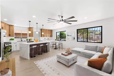 4736 Newton Dr, Las Vegas, NV 89121