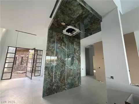 12 Oakmont Hills Ln, Las Vegas, NV 89141