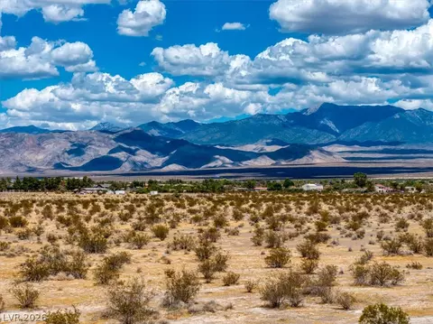 7401 S Fox Ave, Pahrump, NV 89061