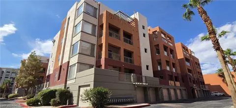 31 E Agate Ave #305, Las Vegas, NV 89123