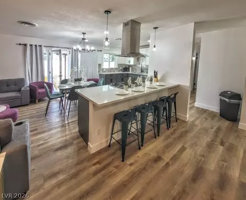 3113 Black Forest Dr, Las Vegas, NV 89102