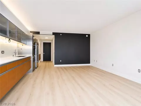 3722 Las Vegas Blvd #1110, Las Vegas, NV 89158