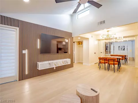 1701 E Katie Ave #72, Las Vegas, NV 89119
