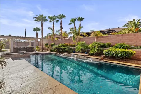 201 W Delamar Dr, Henderson, NV 89015