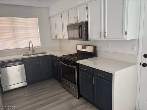 5348 Desert Blossom Rd, Las Vegas, NV 89107
