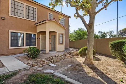 2001 Sue Ct #206, Las Vegas, NV 89108