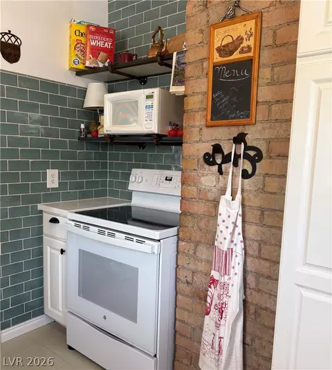 Kitchen - 1001 Canyon St, Ely, NV 89301 photo 2 of 5