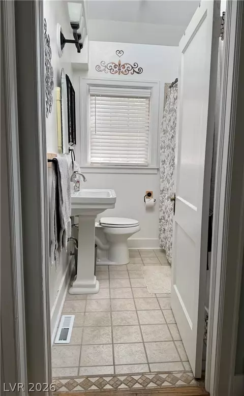 Bath - 1001 Canyon St, Ely, NV 89301 photo 1 of 3
