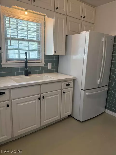 Kitchen - 1001 Canyon St, Ely, NV 89301 photo 3 of 5