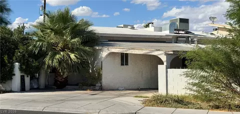 4624 E Desert Inn Rd, Las Vegas, NV 89121