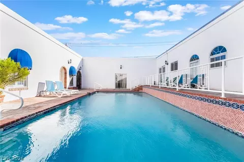 909 Cashman Dr, Las Vegas, NV 89107