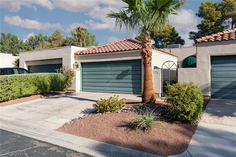 2882 Bridgepointe Dr, Las Vegas, NV 89121
