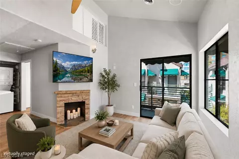 440 Elm Dr #204, Las Vegas, NV 89169