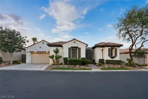 10820 Woodstream Ct, Las Vegas, NV 89135