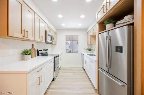 5295 Indian River Dr #312, Las Vegas, NV 89103