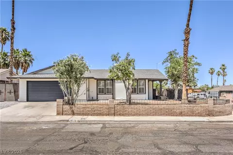 4370 Lariat Dr, Las Vegas, NV 89121