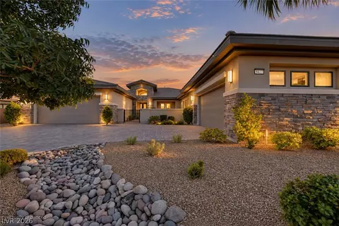 8477 Wolf Mountain Ct, Las Vegas, NV 89129