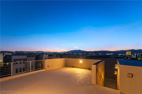 8012 Carpenter Creek Ave, Las Vegas, NV 89113