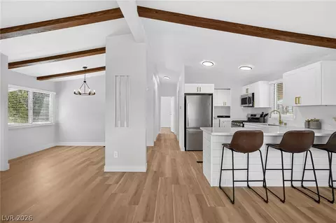 5525 Tres Piedras Rd, Las Vegas, NV 89122