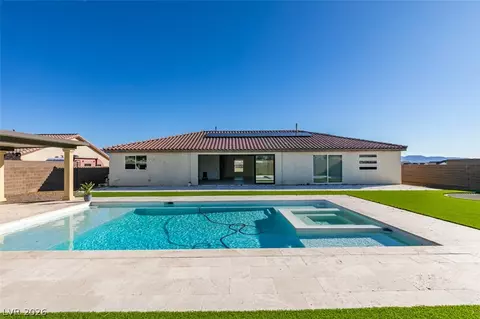 8741 Grand Pass Ct, Las Vegas, NV 89113