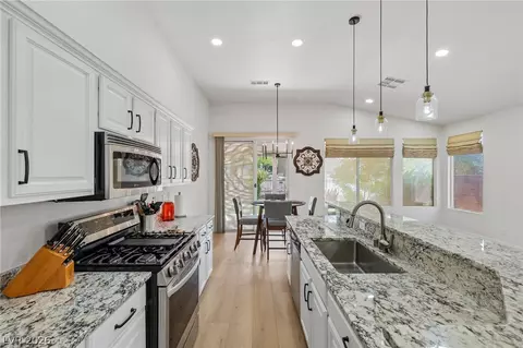 3027 Panorama Ridge Dr, Henderson, NV 89052