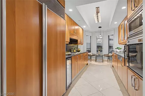 2877 Paradise Rd #906, Las Vegas, NV 89109