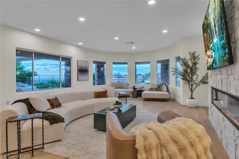 2734 Cherrydale Falls Dr, Henderson, NV 89052
