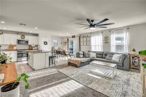 5037 Bloodhound St, Las Vegas, NV 89122