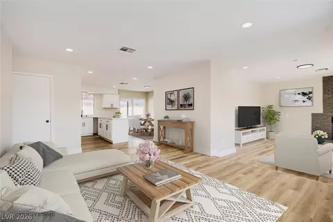 914 Palo Verde Dr, Henderson, NV 89015