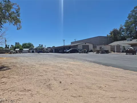5001 W Gilmore Ave, Las Vegas, NV 89130