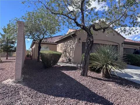8809 Briar Bay Dr, Las Vegas, NV 89131