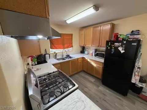 3968 Danny Melamed Ave #201, Las Vegas, NV 89110