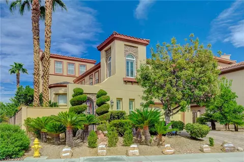 218 Crooked Putter Dr, Las Vegas, NV 89148