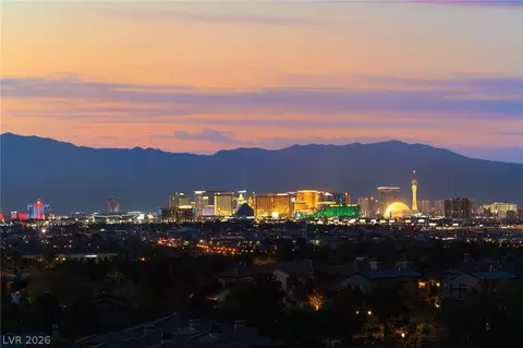 8 Olympia Chase Dr, Las Vegas, NV 89141