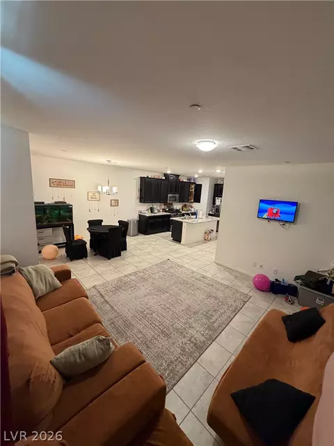 6562 Silver Ests, North Las Vegas, NV 89086