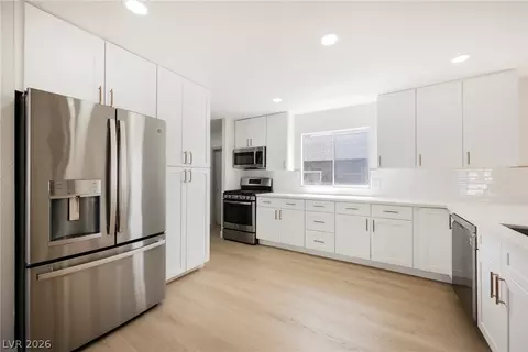 2774 Rainer Ct, Las Vegas, NV 89142