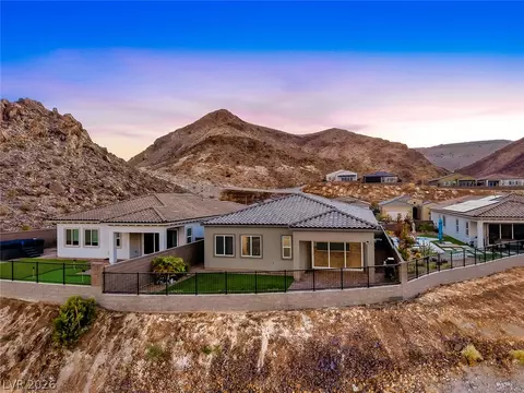 66 Ibiza Lake Dr, Henderson, NV 89011