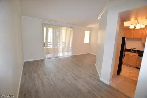 270 E Flamingo Rd #136, Las Vegas, NV 89169