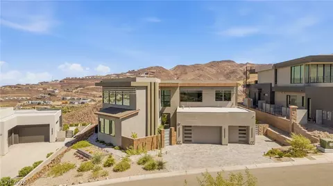 668 Dragon Peak Dr, Henderson, NV 89012