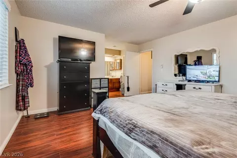 Bedroom - 836 Vermillion Dr, Henderson, NV 89002 photo 6 of 10