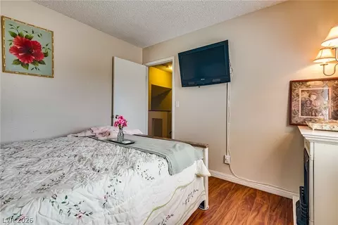 Bedroom - 836 Vermillion Dr, Henderson, NV 89002 photo 7 of 10