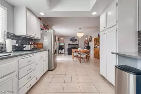 Kitchen - 836 Vermillion Dr, Henderson, NV 89002 photo 4 of 4