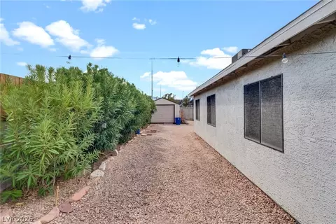 Exterior - 836 Vermillion Dr, Henderson, NV 89002 photo 9 of 12
