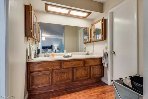 Bath - 836 Vermillion Dr, Henderson, NV 89002 photo 3 of 5