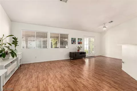 5931 Whalers Drift St, North Las Vegas, NV 89031