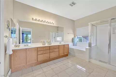 Bath - 796 Vortex Ave, Henderson, NV 89002 photo 2 of 3