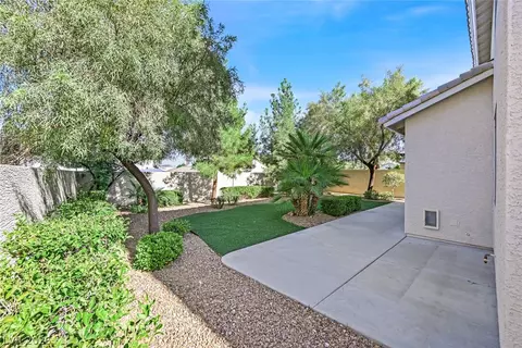 Exterior - 796 Vortex Ave, Henderson, NV 89002 photo 4 of 9